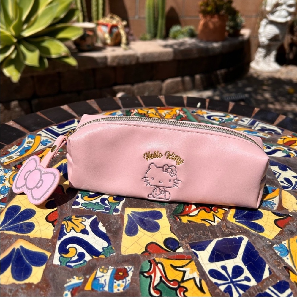 NWT Authentic Hello Kitty Bag